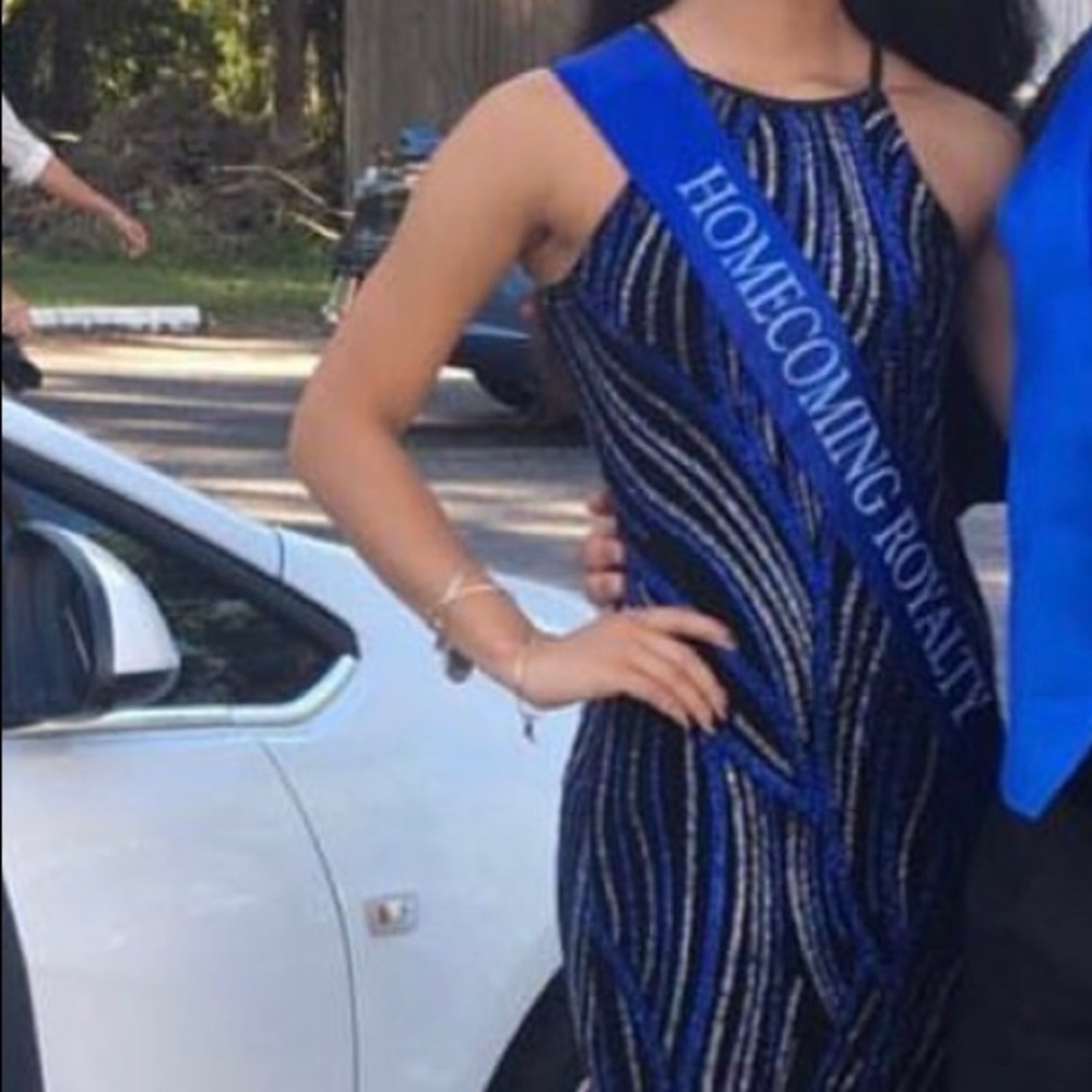 Dress - Picture 4 of 4